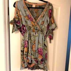 Hummingbird floral shorts romper!